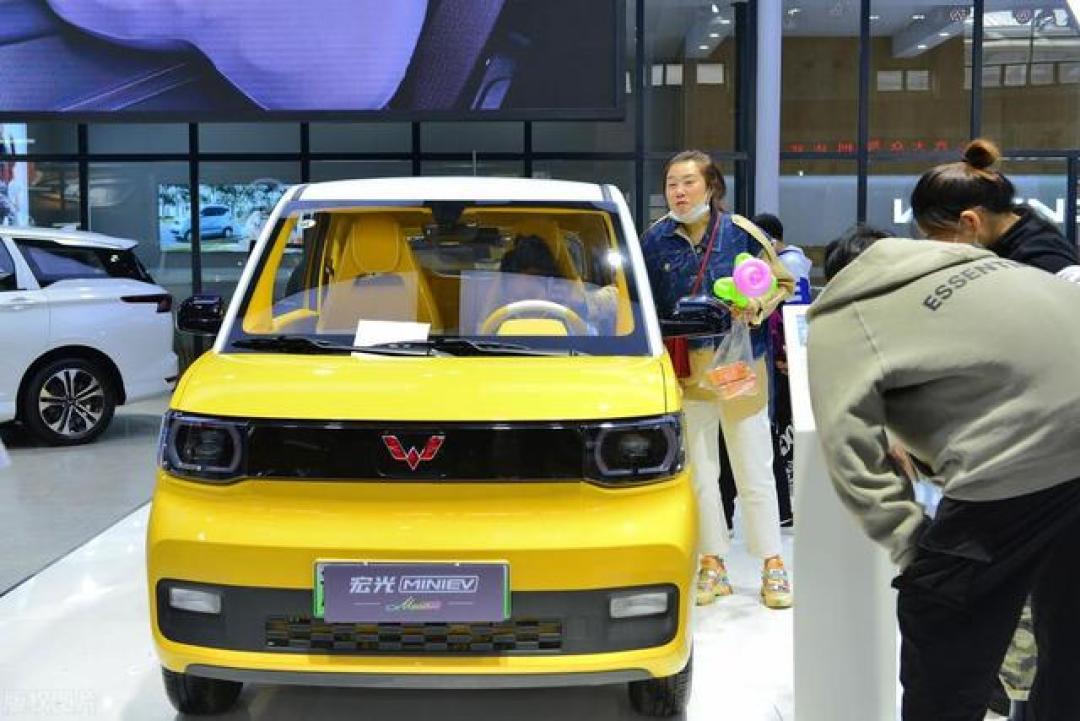 成都五菱EV80价格最低21.30万起 暂无优惠