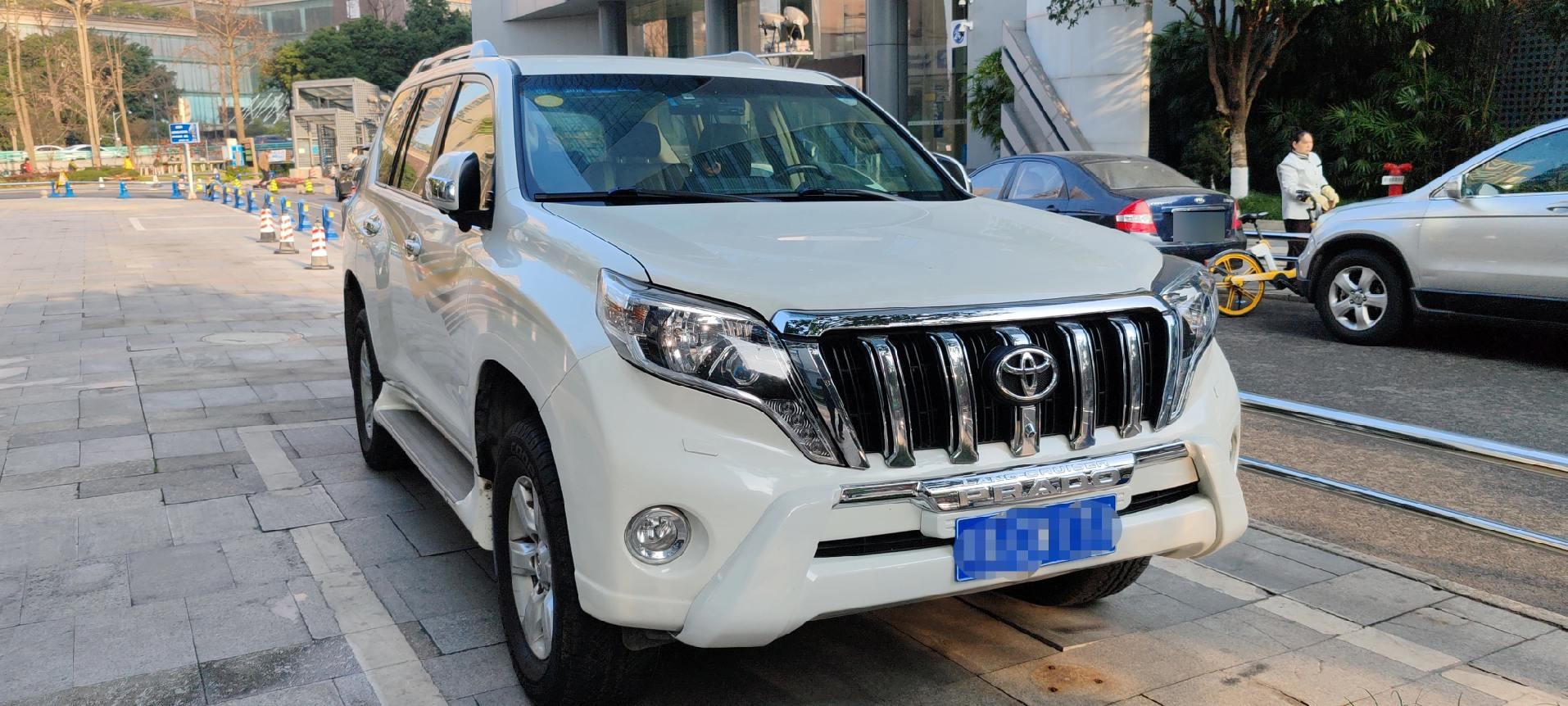 现购普拉多中东版享7.8万优惠 欢迎前来试驾