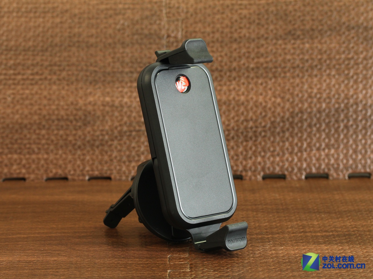 TomTom推出创新道路警报助手和应用程序 以增强驾驶体验TomTom推出创新道路警报助手和应用程序 以增强驾驶体验