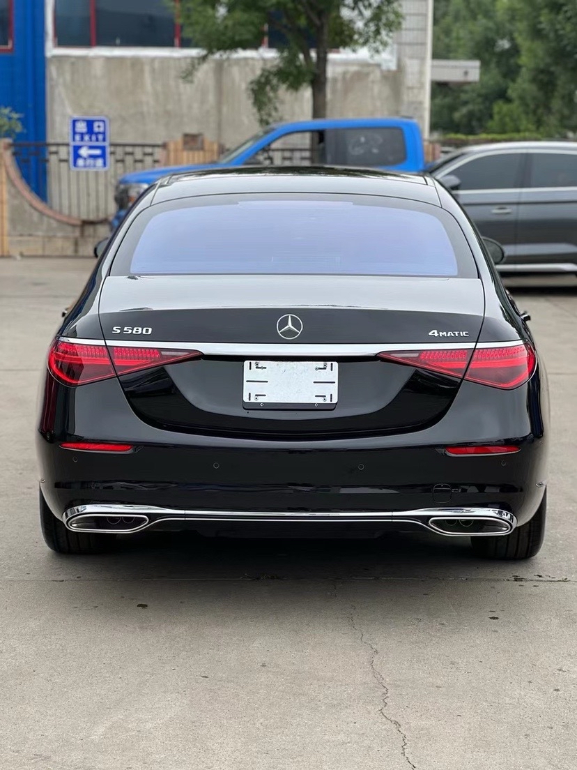 成都平行进口奔驰S级美版价格最低138万起售 欢迎上门试驾