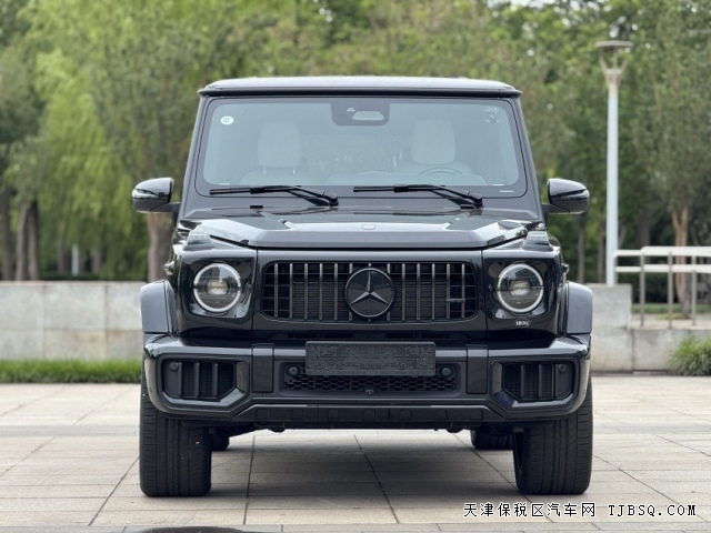 成都平行进口奔驰乌尼莫克美版让利23万 欢迎前来试驾