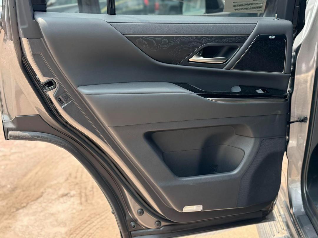 成都平行进口雷克萨斯LX加版报价129万起