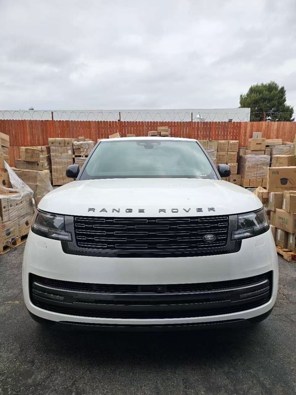 成都远卓名车揽胜行政欧版降价促销中 购车直降40万