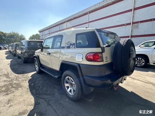 23款丰田FJ酷路泽中东版现车60万起售