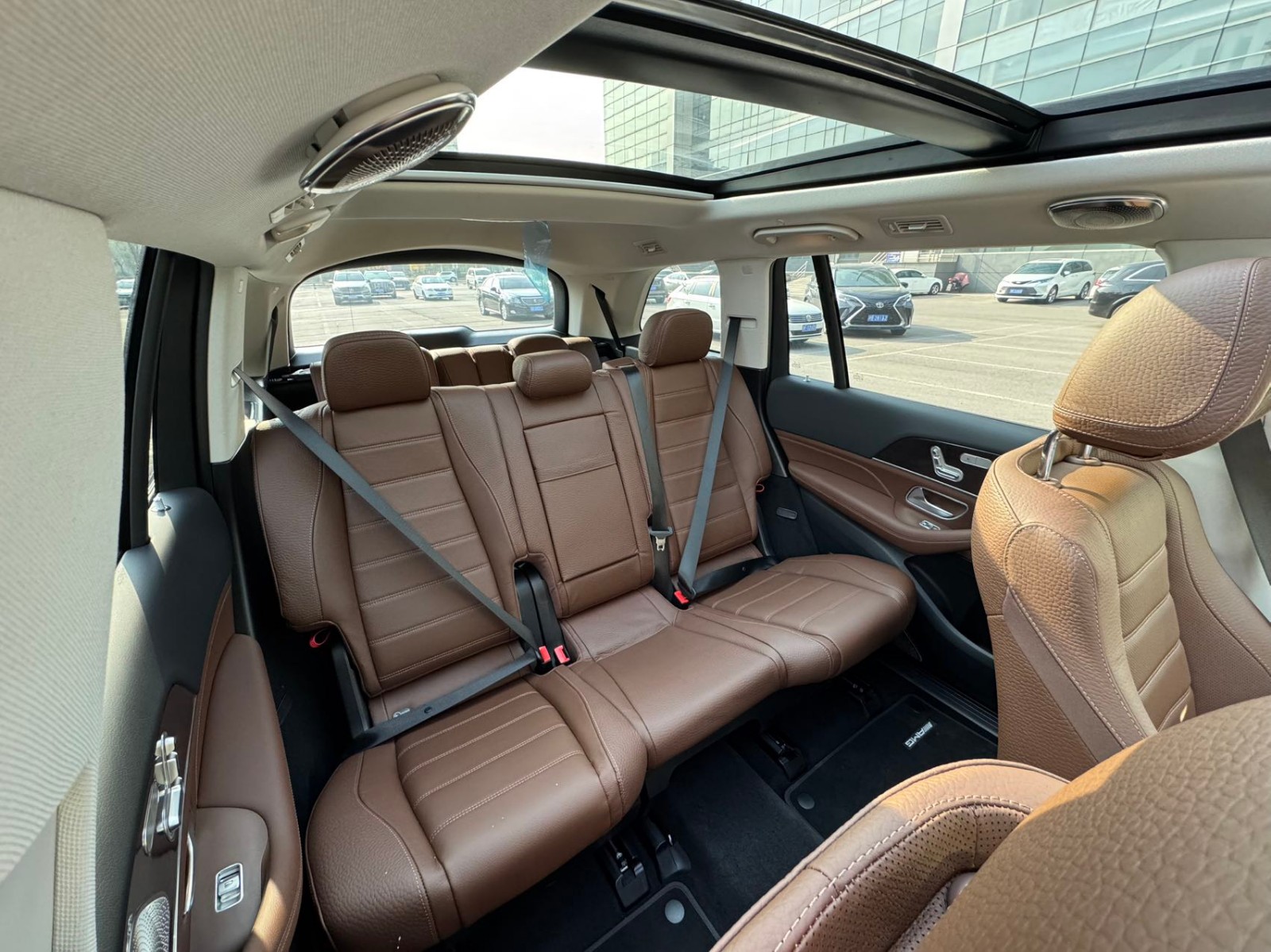 成都乌尼莫克美版团购价格255万起 欢迎前来试驾