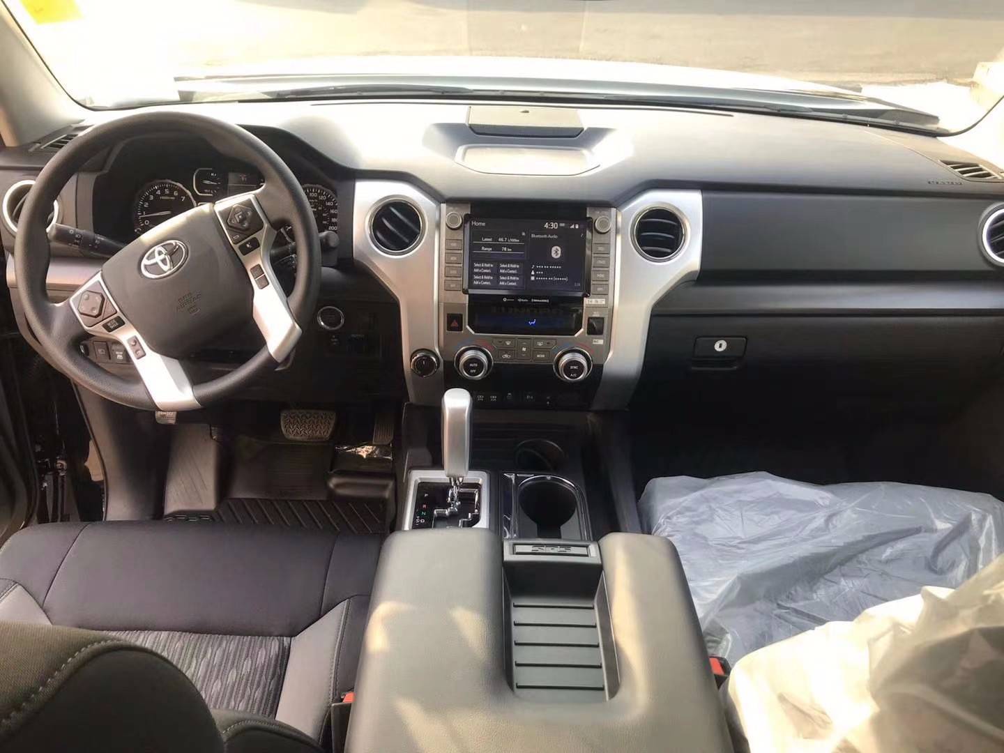 成都平行进口丰田坦途美版价格最低56万起 欢迎到店试驾