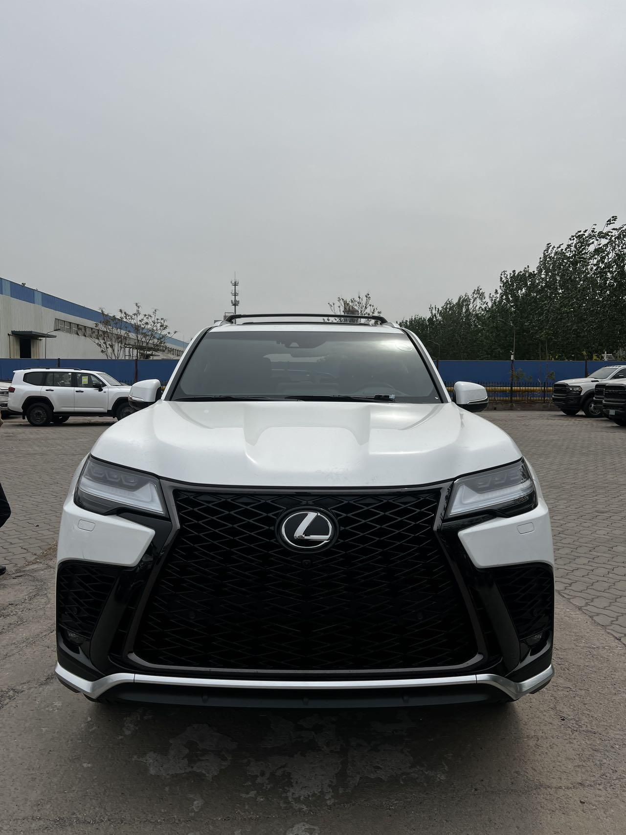 雷克萨斯LX美规版平价销售145万起