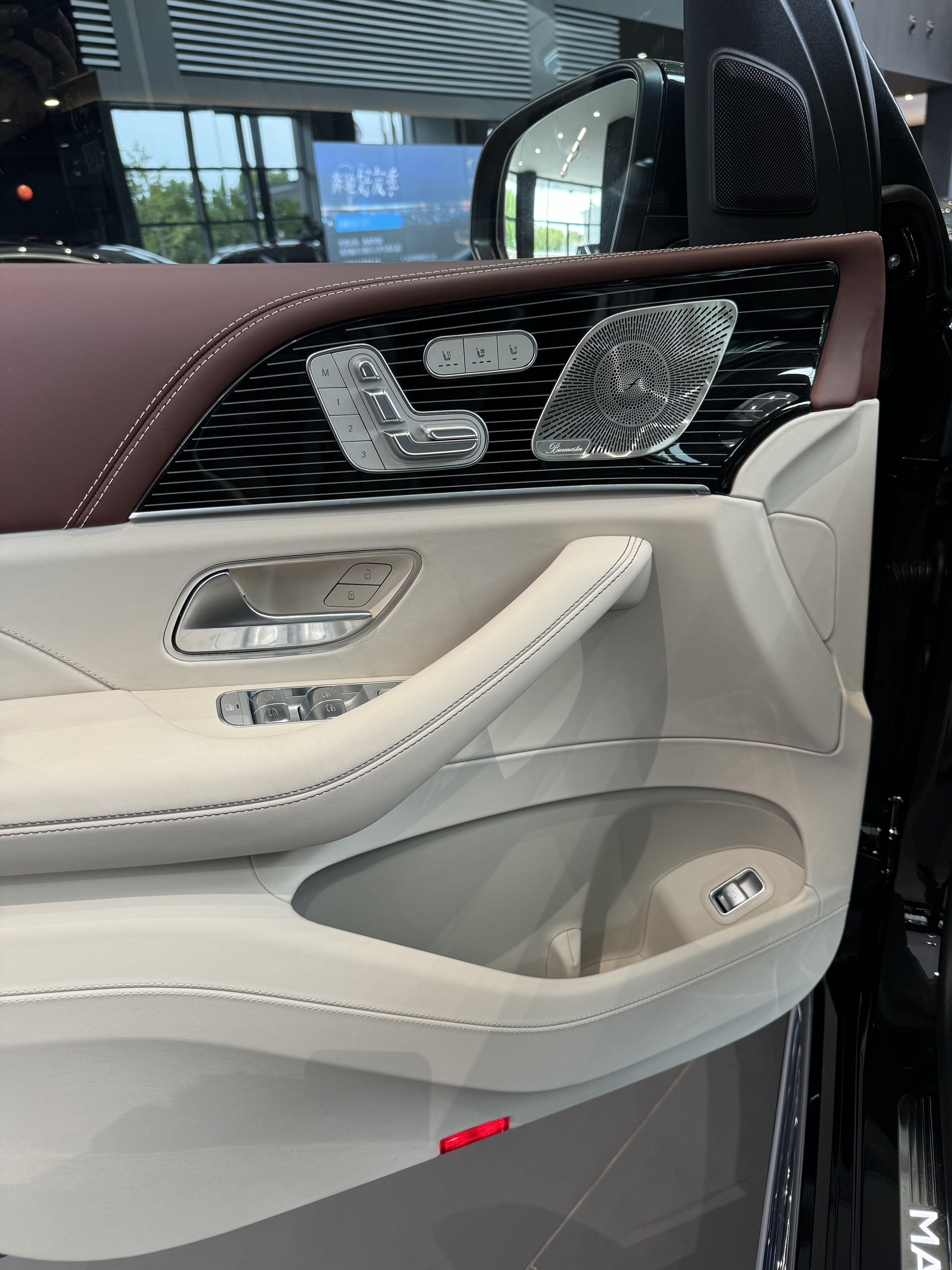 2025迈巴赫GLS级美版报价258万起 欢迎前来试驾