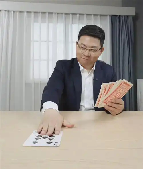 成都问界M8售价35.98万起 暂无优惠