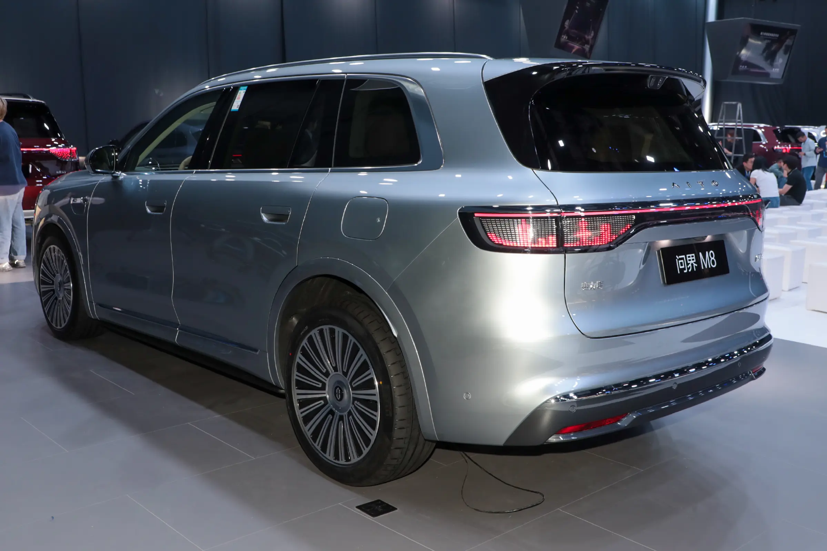 成都问界M8售价35.98万起 暂无优惠