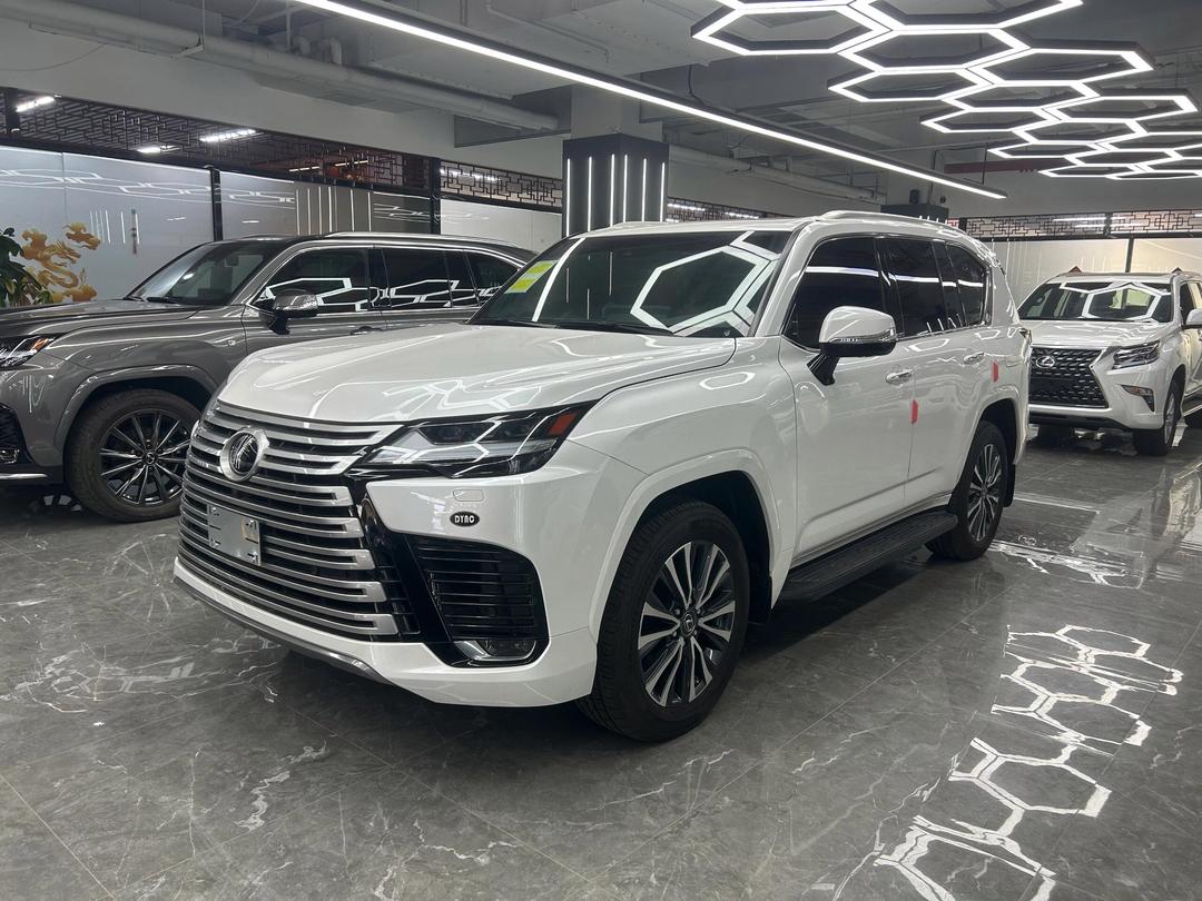 现购雷克萨斯LX中东版让利10万 欢迎到店试驾