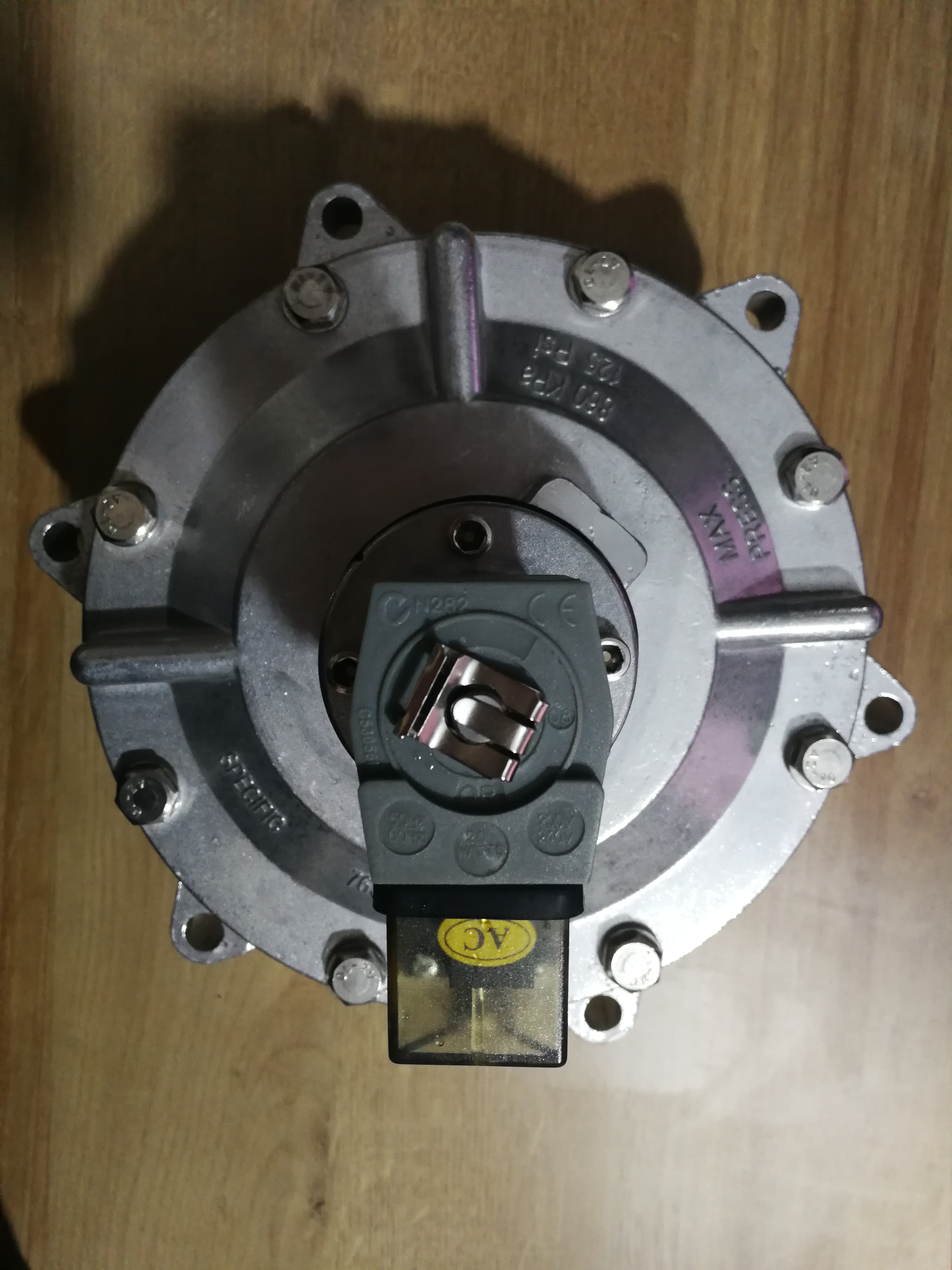 TDK推出全新霍尔效应2D位置传感器系列 适用于汽车应用TDK推出全新霍尔效应2D位置传感器系列 适用于汽车应用