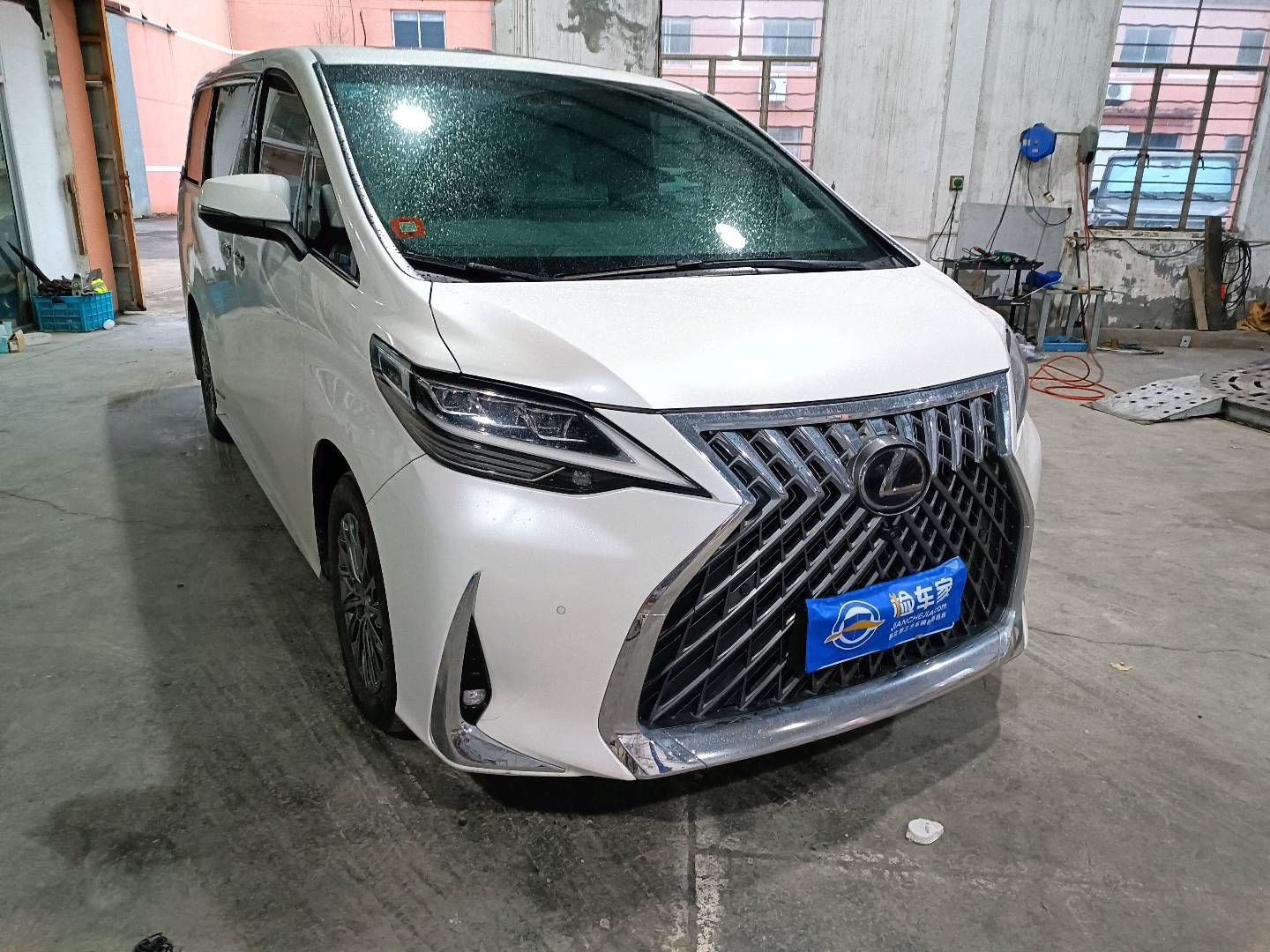 雷克萨斯LM欧版报价145万起 欢迎前来试驾