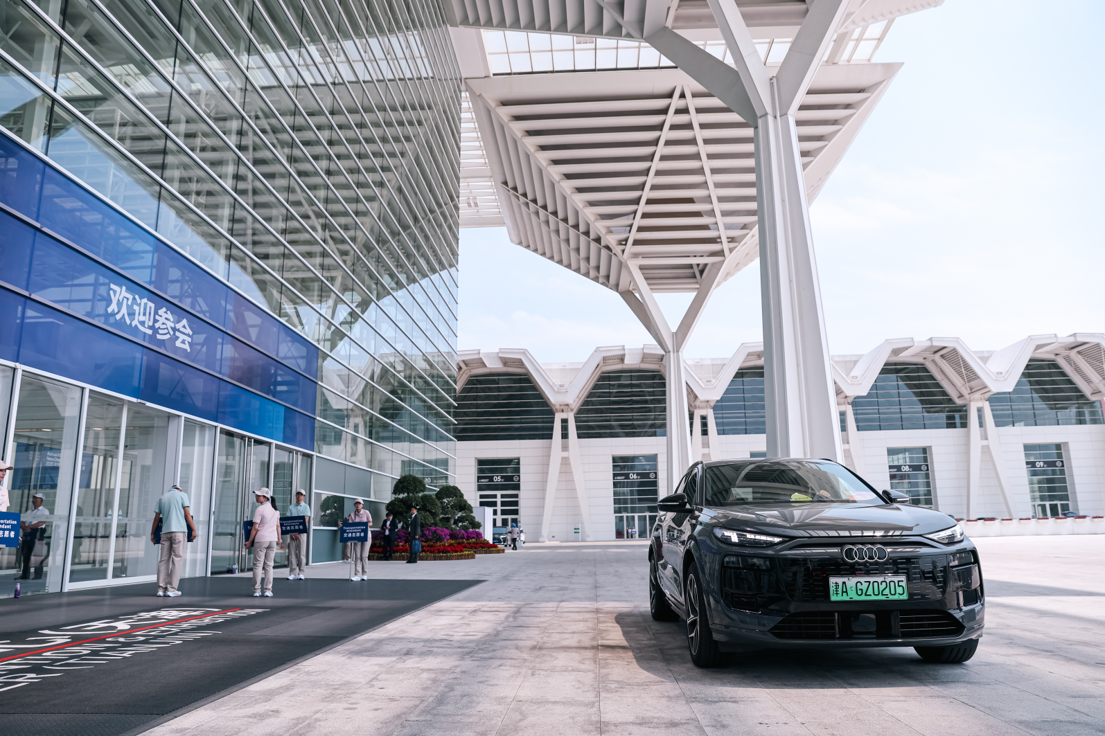 首批一汽奥迪Q6L e-tron家族授权店正式开业