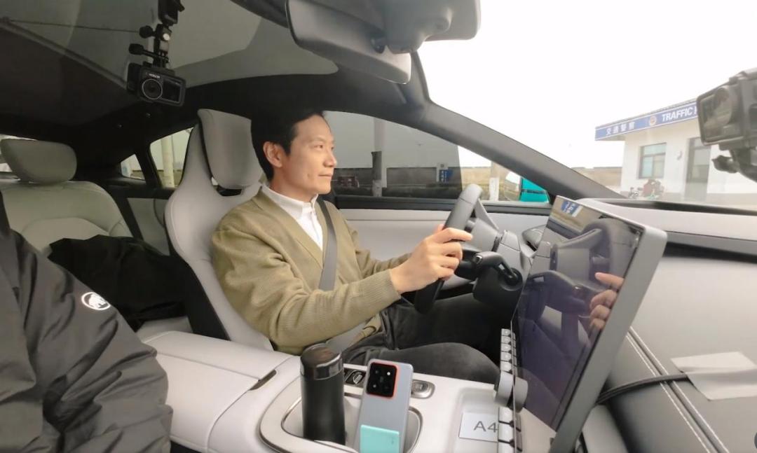 车企自建电桩无差别开放，“蔚小理”最受伤？