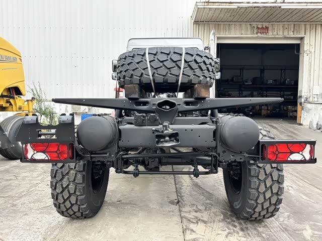 2023乌尼莫克欧版售价230万起 欢迎试乘试驾