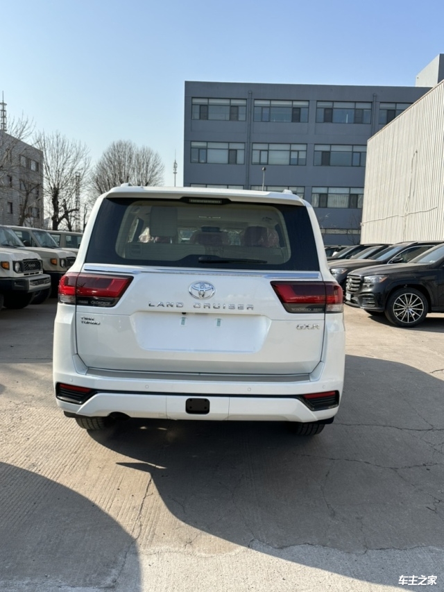平行进口丰田兰德酷路泽中东版降价促销中 购车让利37万元