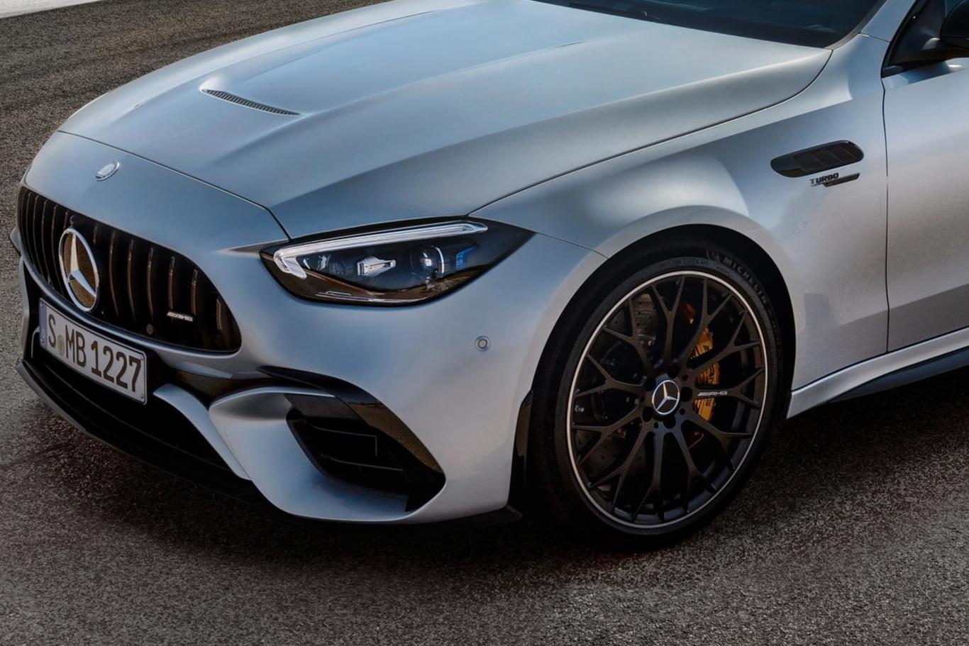 成都奔驰C级AMG新能源价格最低119.18万起 暂无优惠