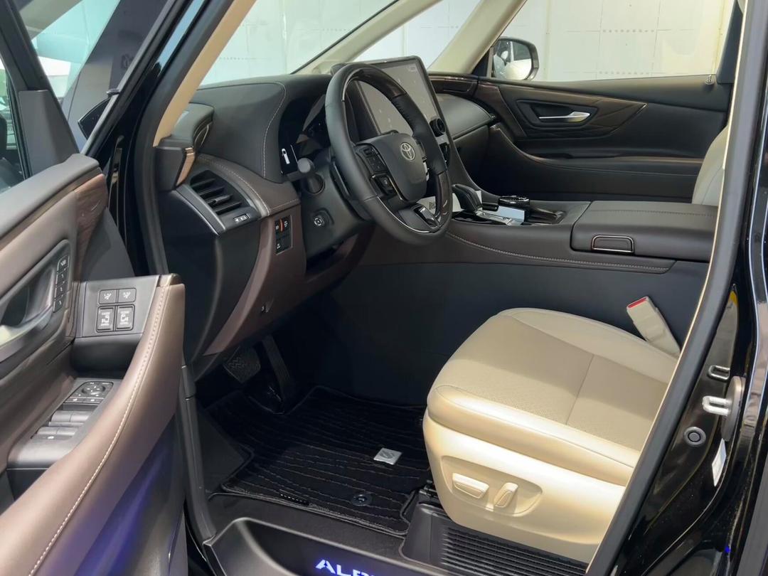 埃尔法最新行情 售价90万元起