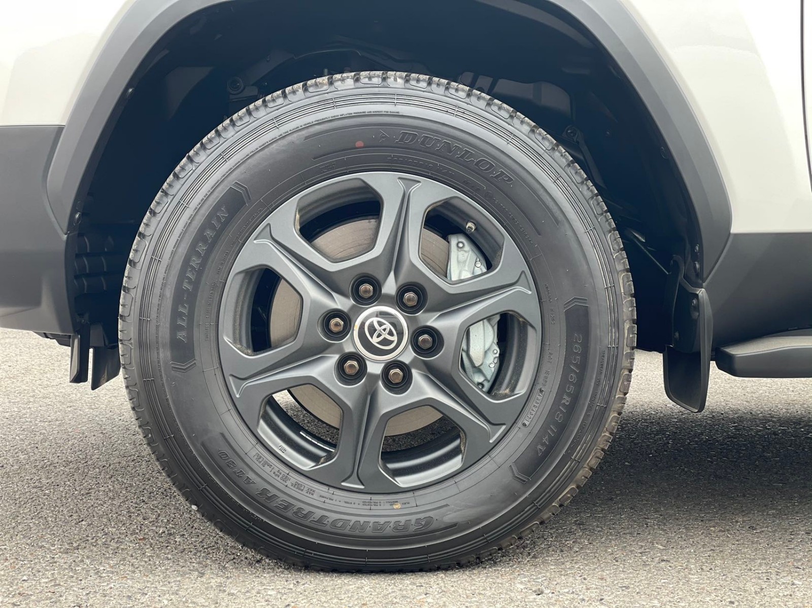 兰德酷路泽美规版报价150万起 欢迎到店试驾