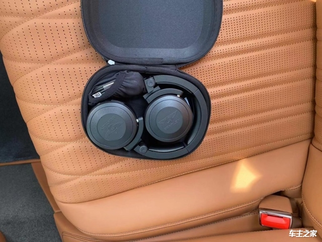 现购飞驰让利直降83万 欢迎到店试驾