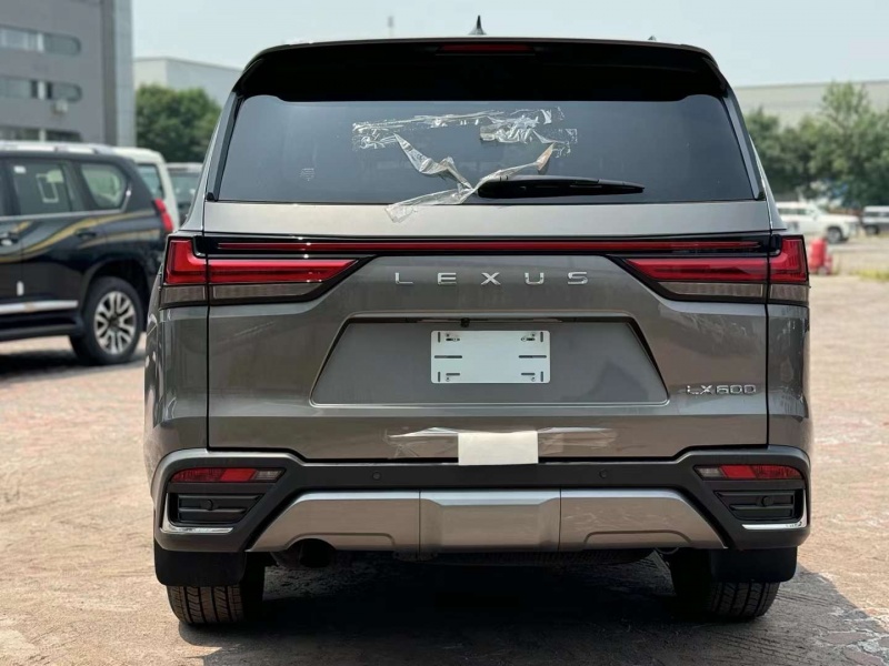 成都平行进口雷克萨斯LX加版价格最低149万起售 售四川