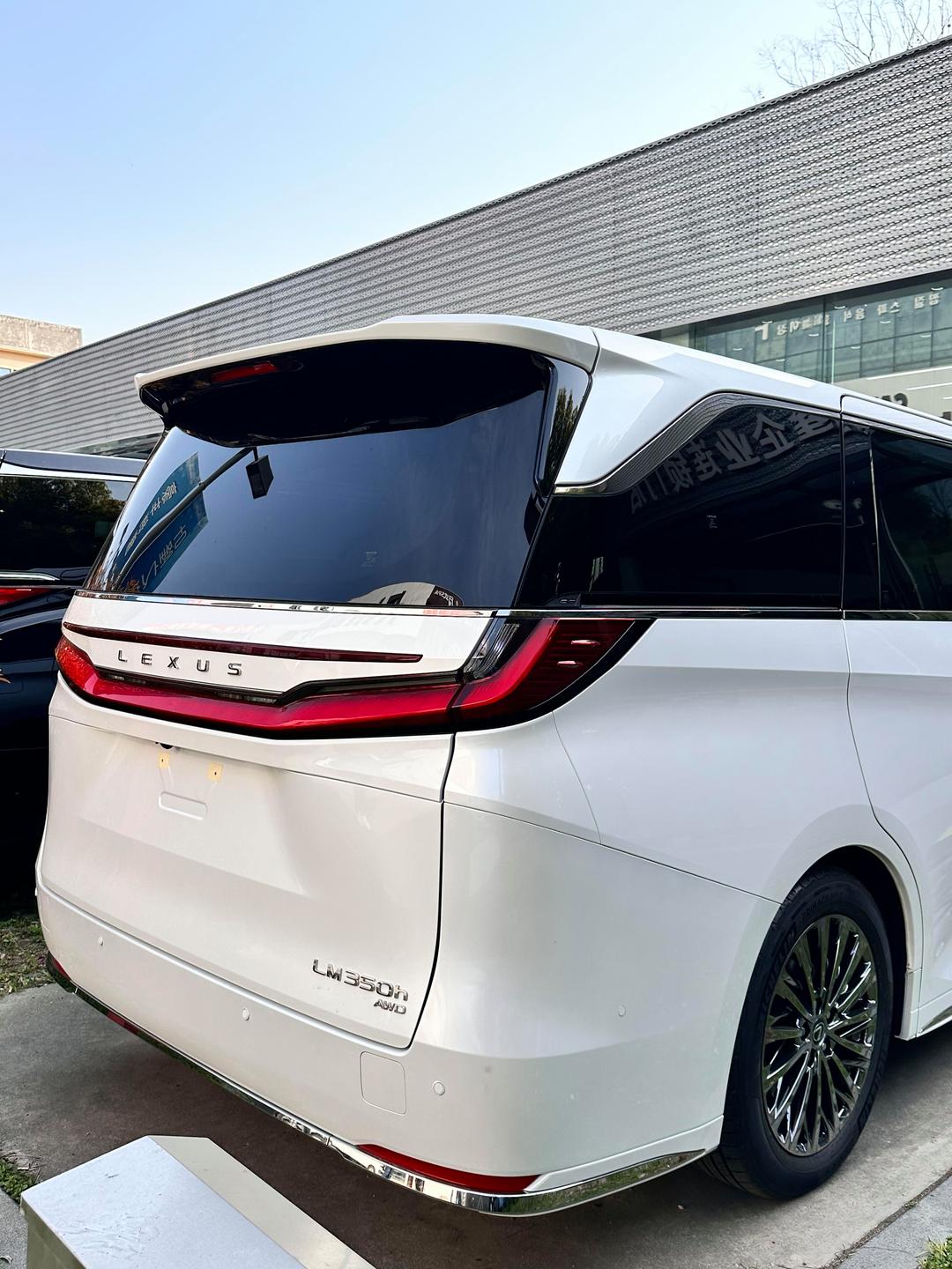 2024雷克萨斯LM欧版团购价格145万起 欢迎试乘试驾