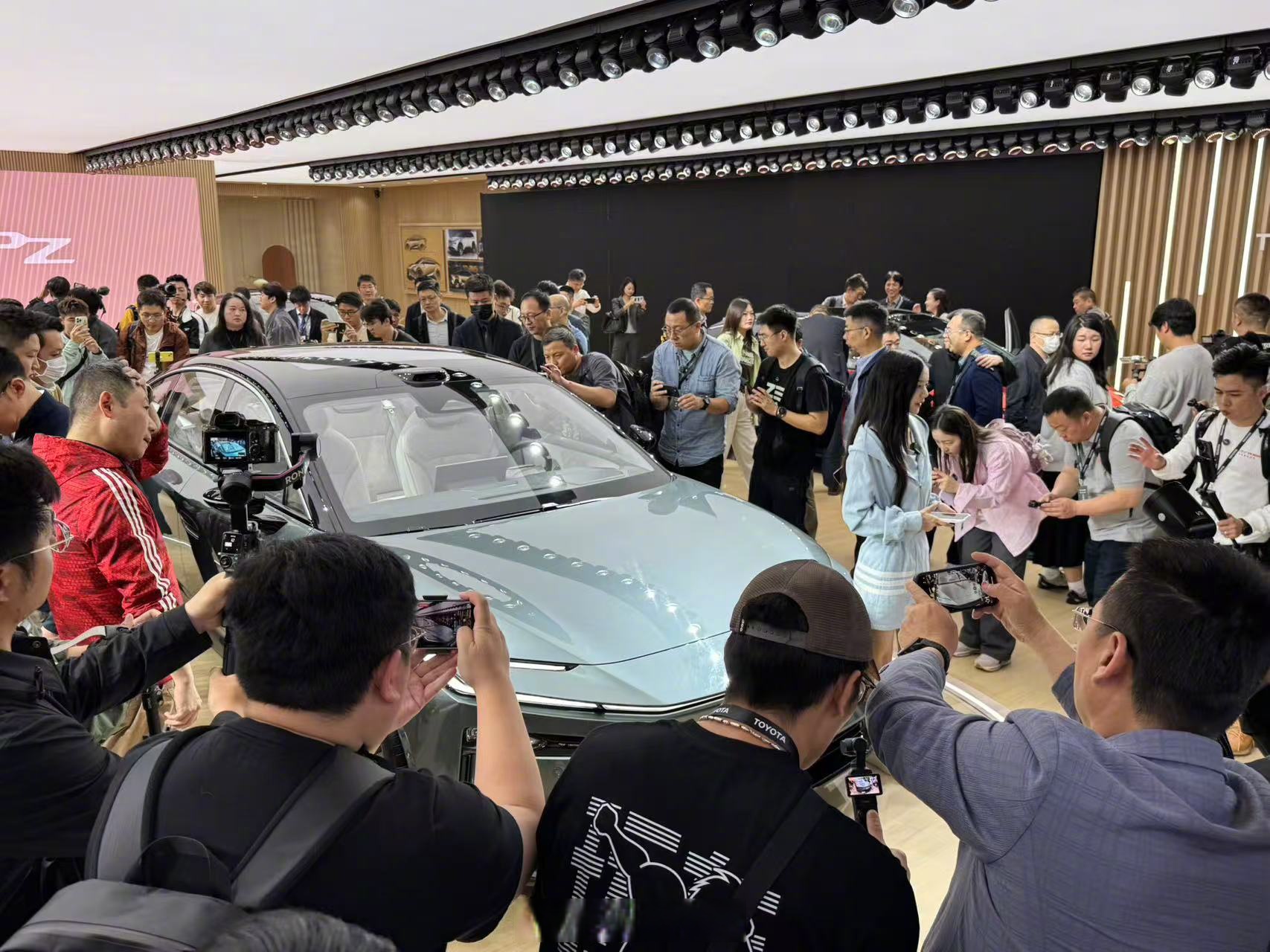 广汽不做代工厂,与华为合作的启境上来就要卖30万