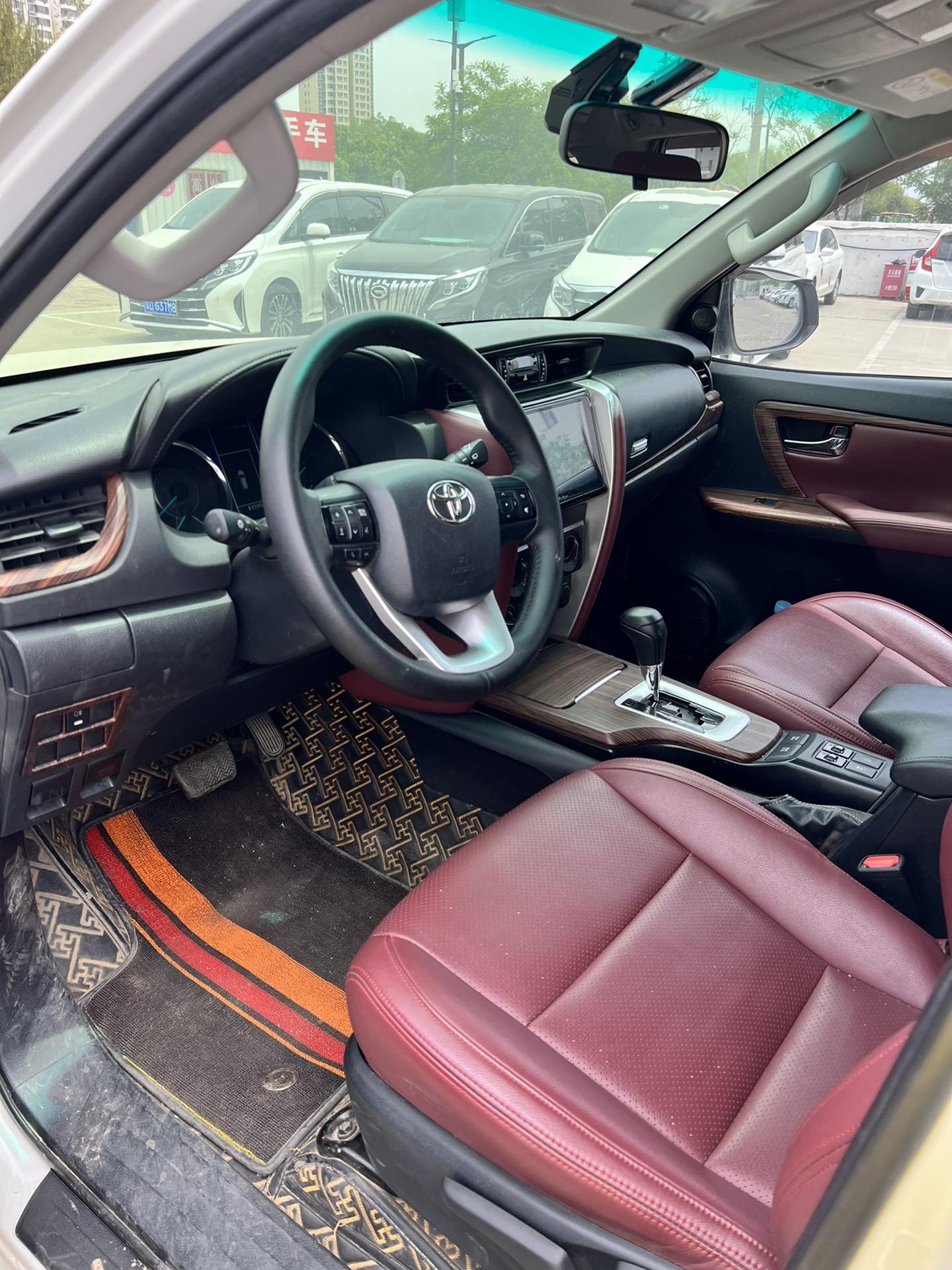 丰田Granvia中东版团购价格61万起 欢迎试乘试驾