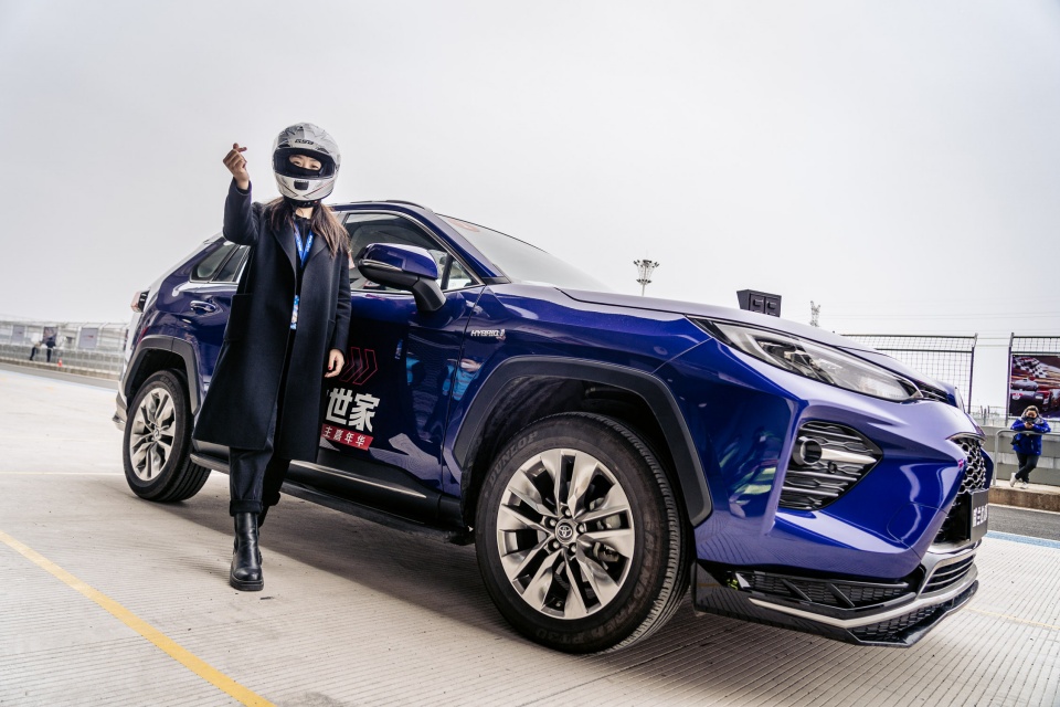 新车密集上市 车企加码混动赛道阳谋