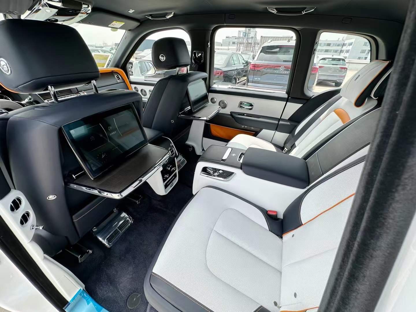 劳斯莱斯库里南报价590万起 欢迎到店试驾