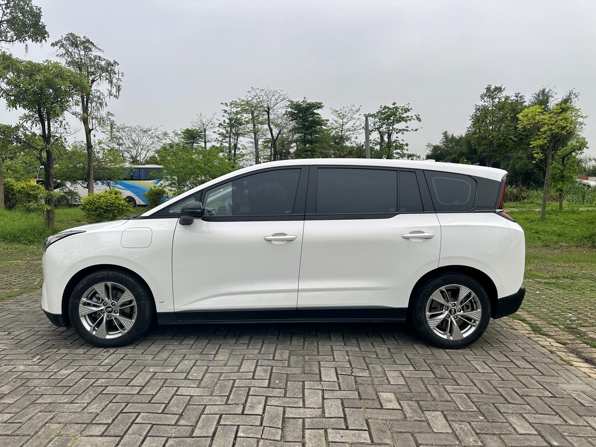 成都奔腾NAT价格最低13.98万起 暂无优惠