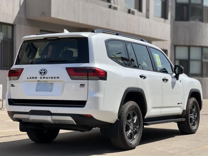 2025新兰德酷路泽中东版最新报价70万起 售四川