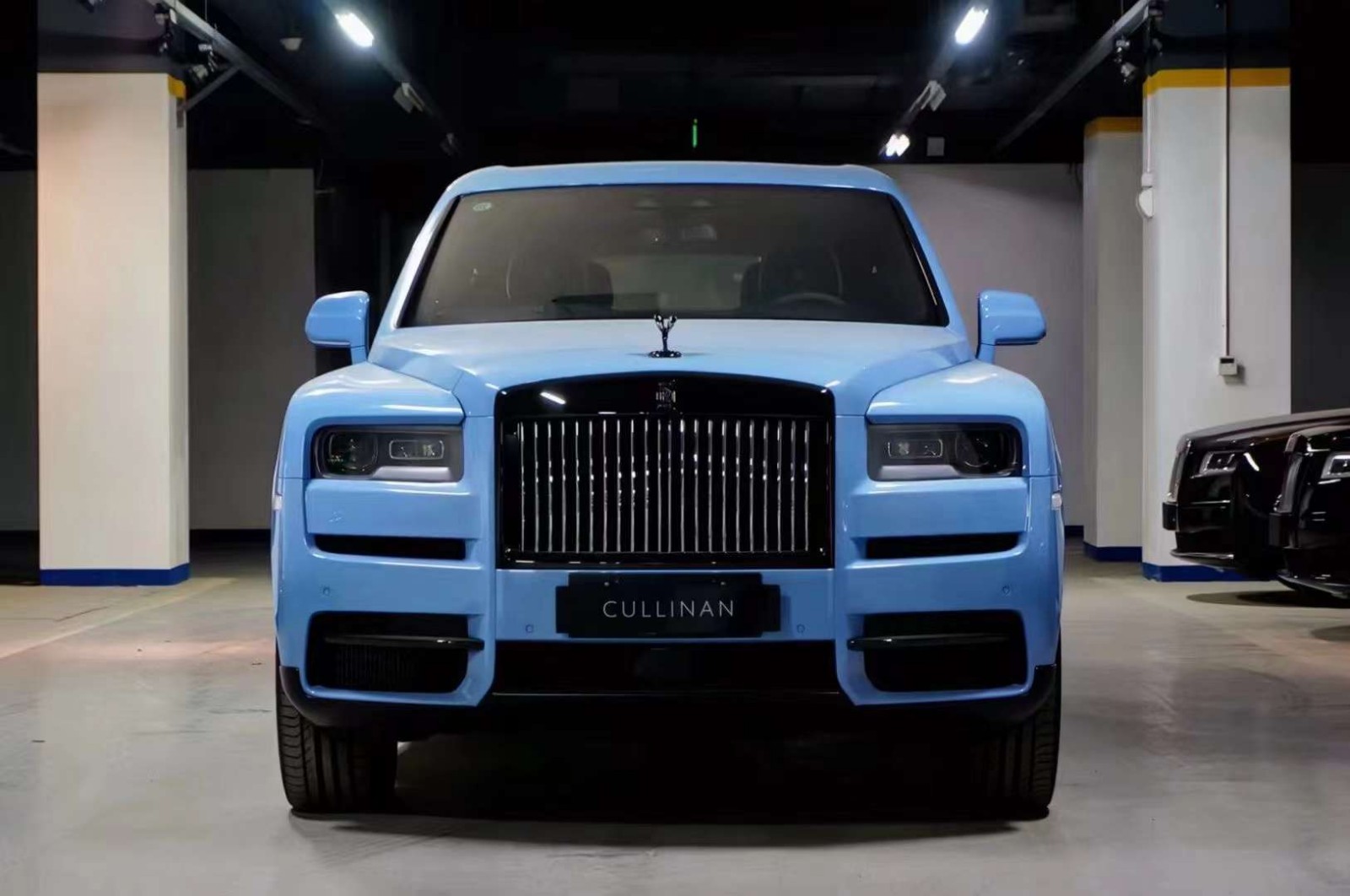 2024库里南平价销售626万起 欢迎试乘试驾