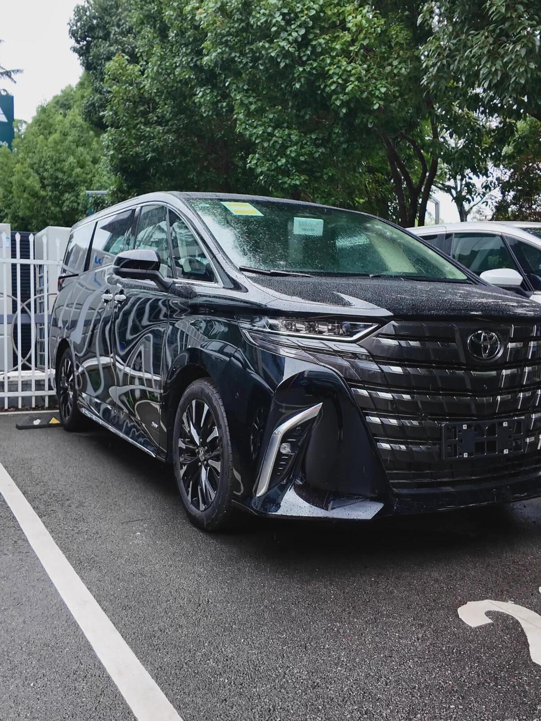 丰田(进口)埃尔法促销90万起 欢迎前来试驾