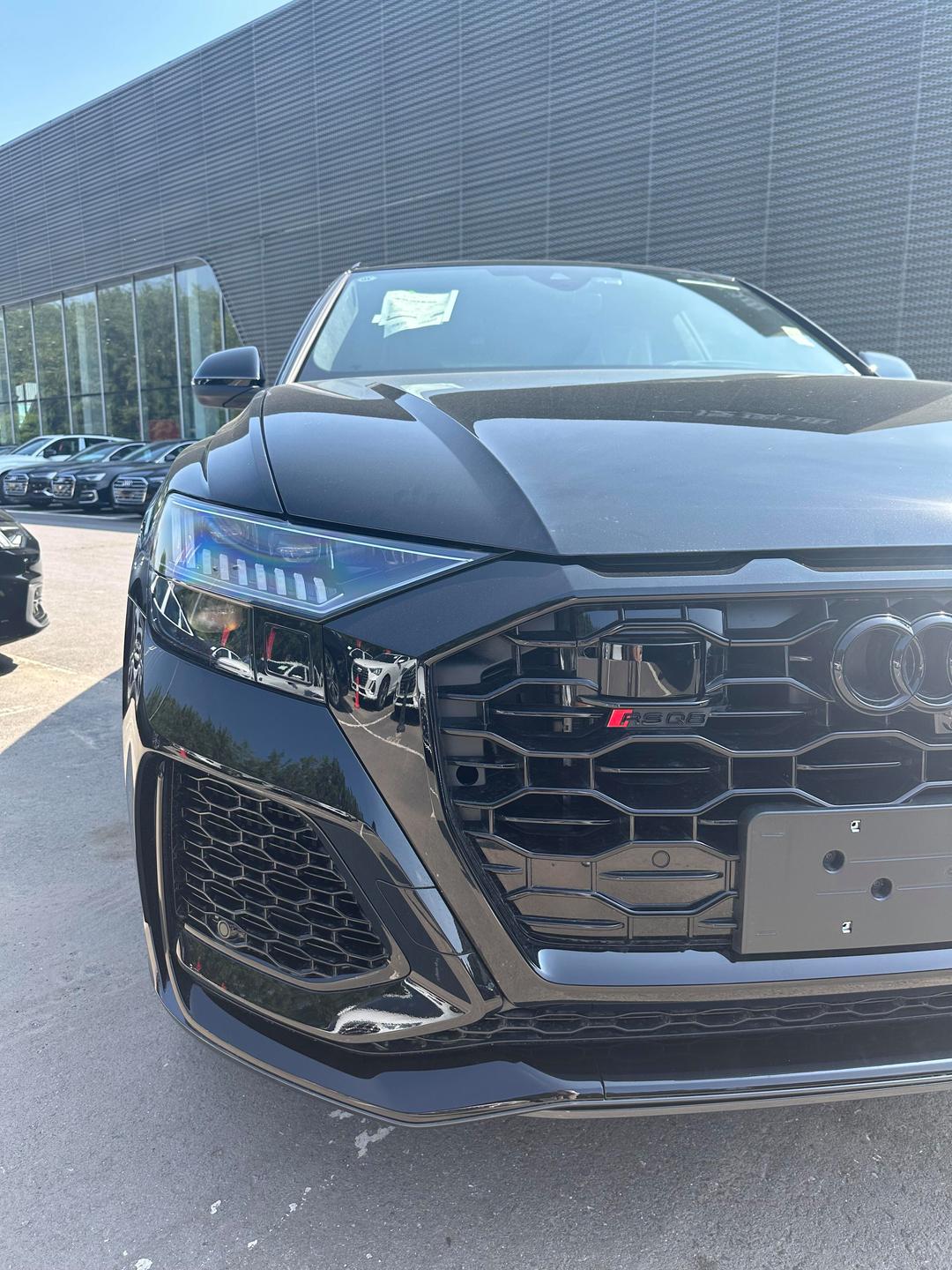 成都奥迪RS Q8优惠22.49万 最低仅售130.00万