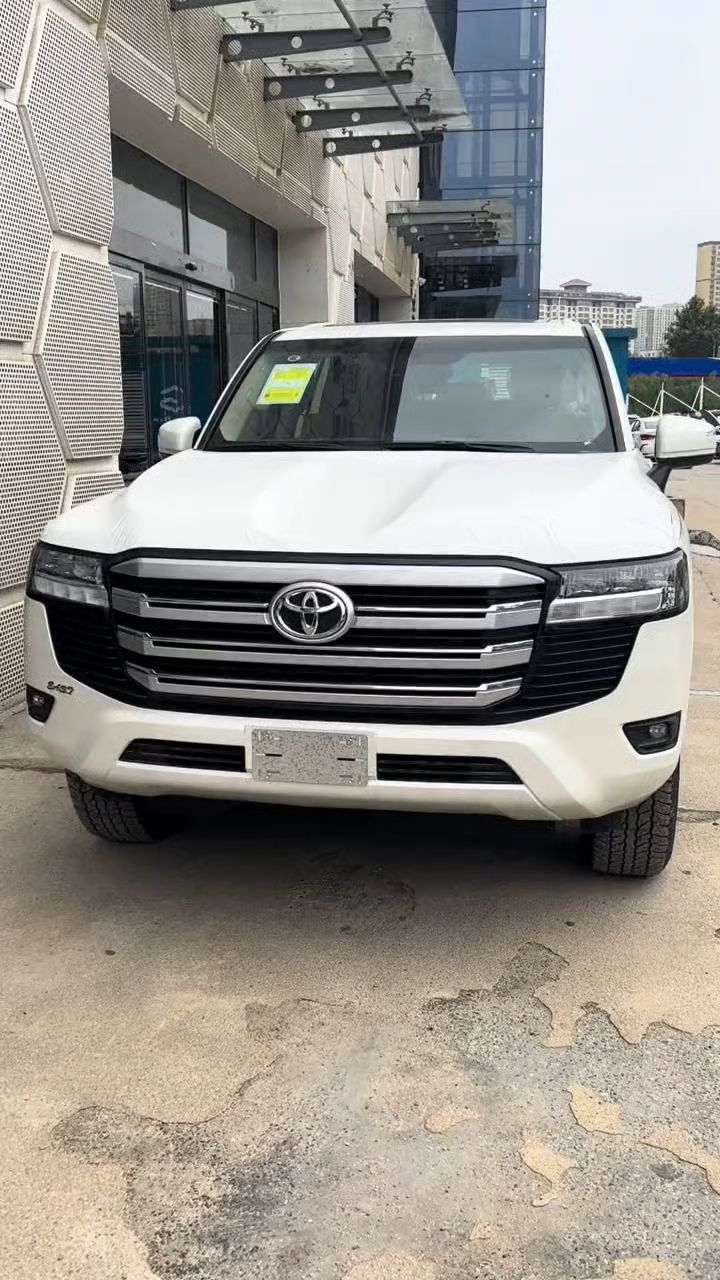 2024款丰田酷路泽3500(LC300) 国六可上牌