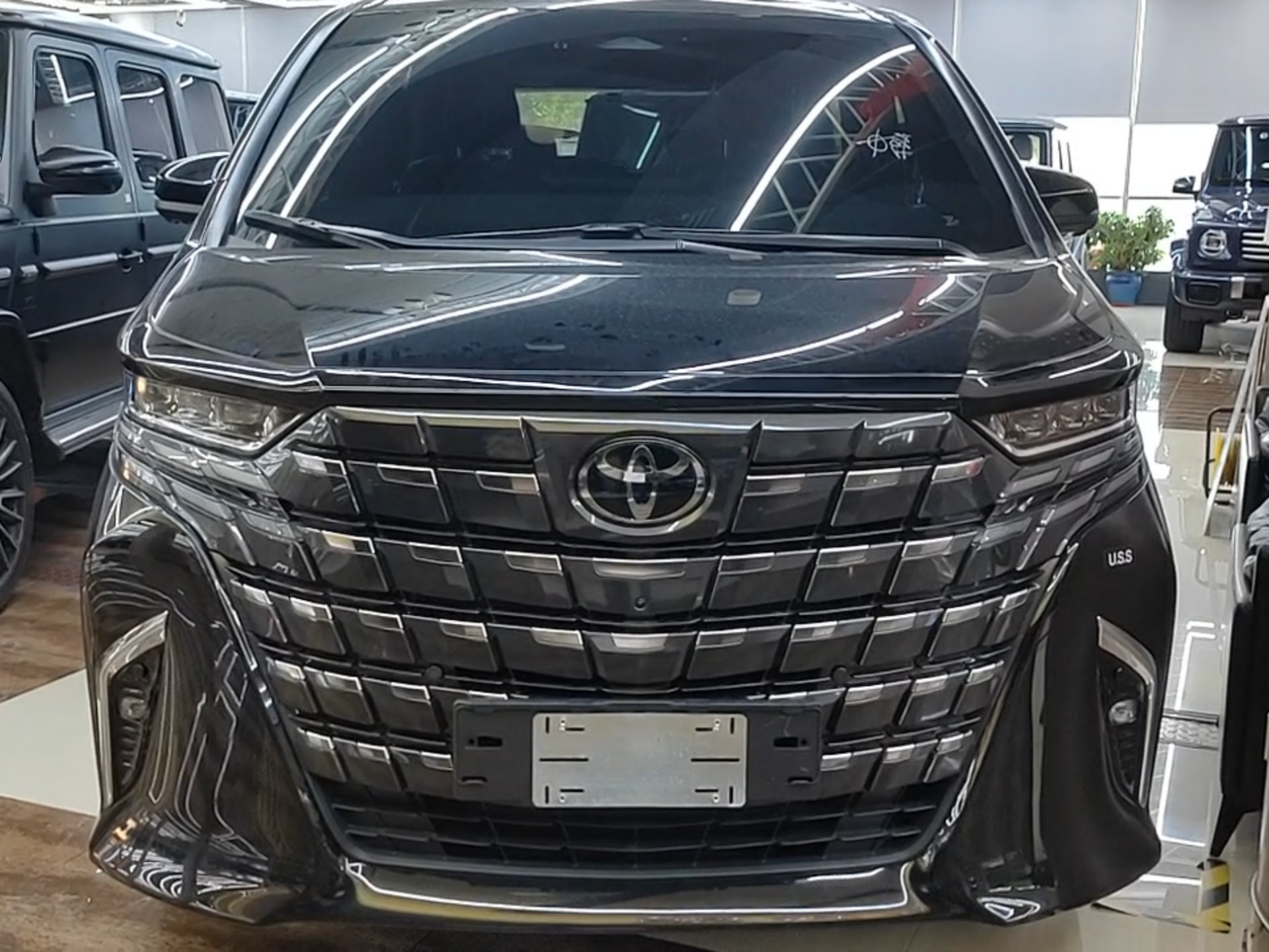 成都埃尔法促销90万起