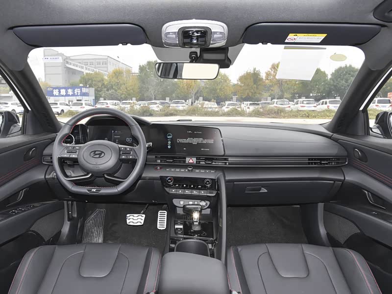 成都伊兰特最新报价6.98万起 优惠高达3.70万