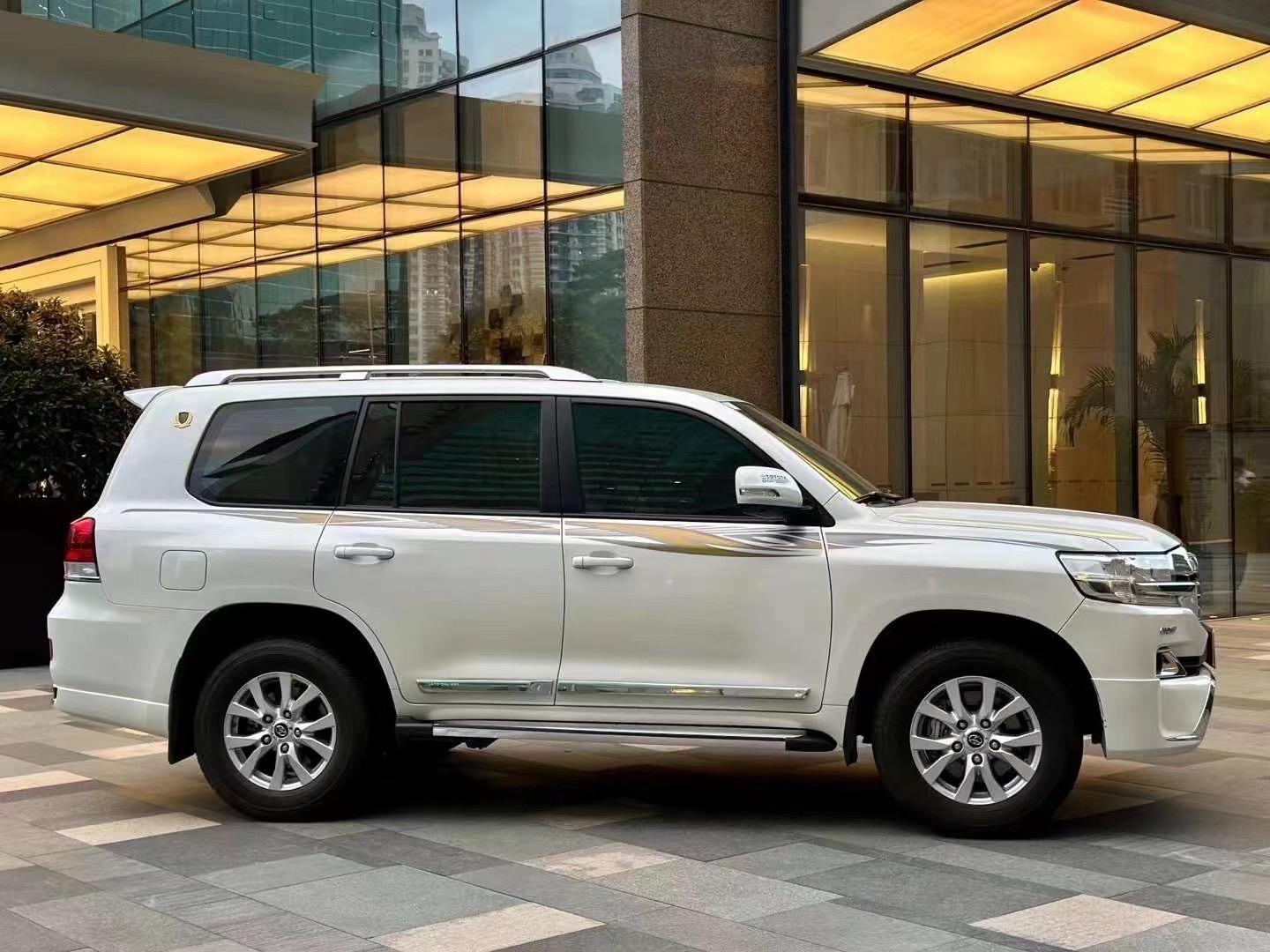 成都平行进口丰田兰德酷路泽中东版团购优惠35.2万