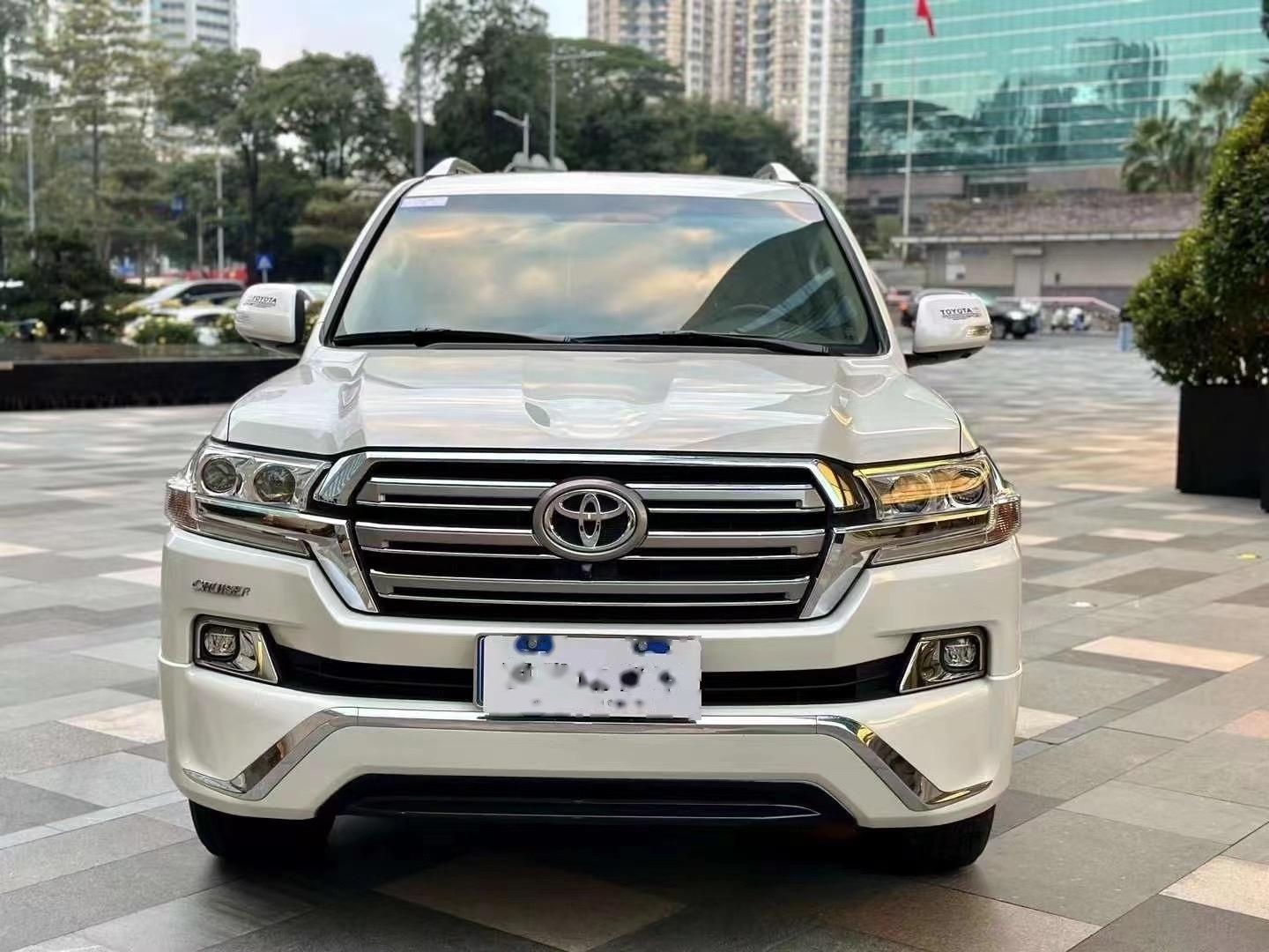 成都平行进口丰田兰德酷路泽中东版团购优惠35.2万