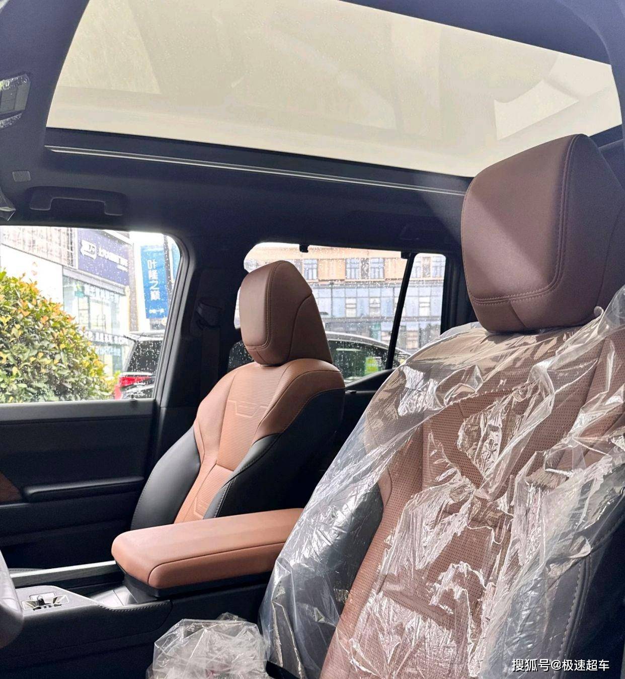 成都平行进口雷克萨斯GX加版团购价格100万起 欢迎试乘试驾