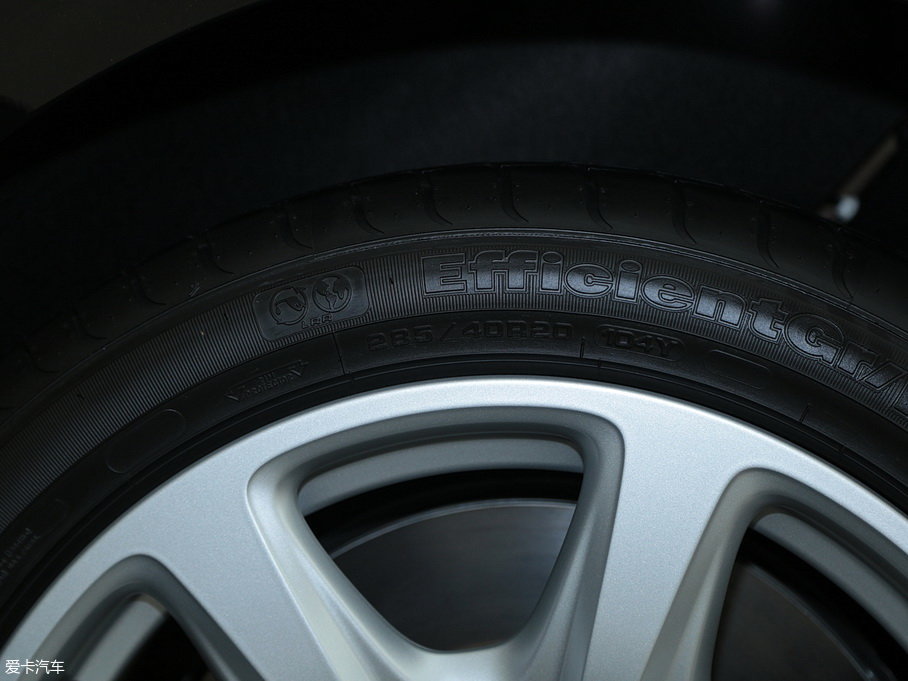 成都魅影4S店售价875.00万起 暂无优惠