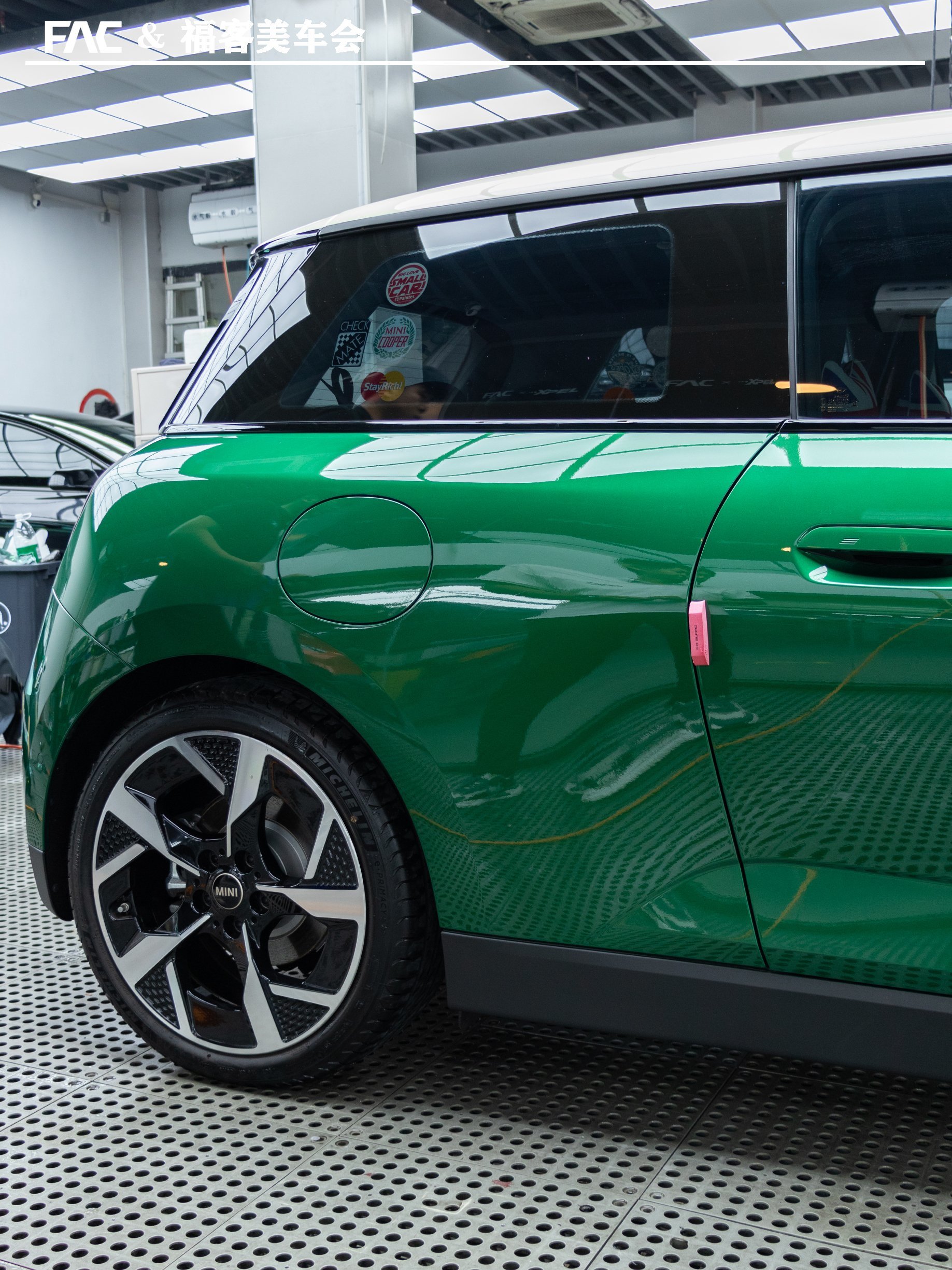 专属颜色“诺丁汉绿”MINI PAUL SMITH设计师款广州车展首发