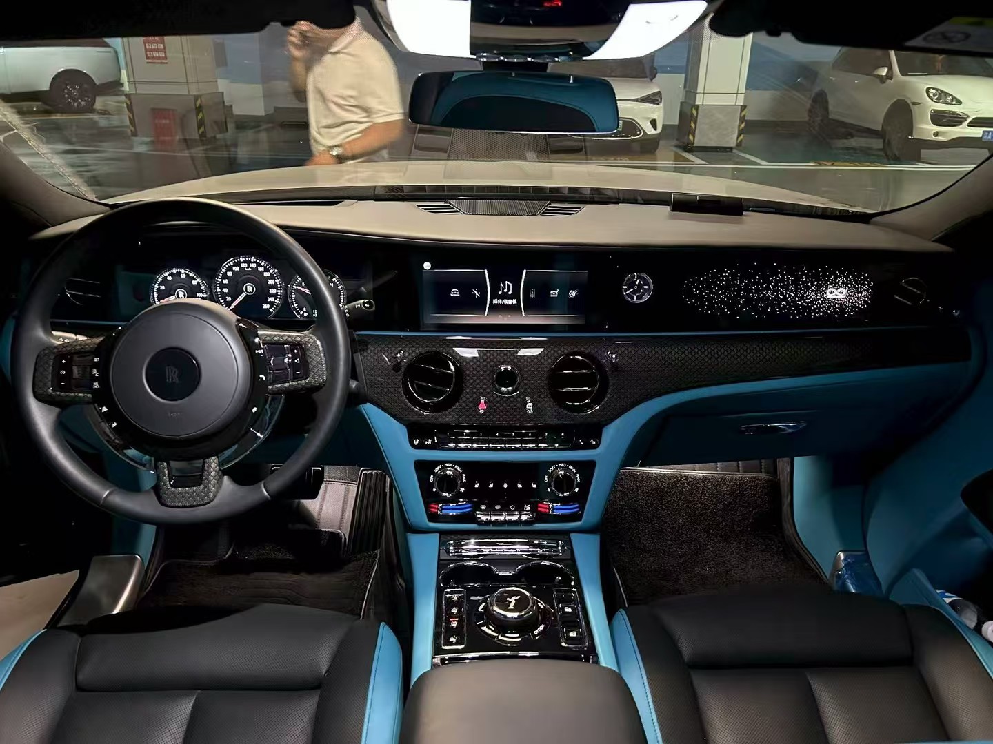 成都劳斯莱斯古思特团购价格430万起