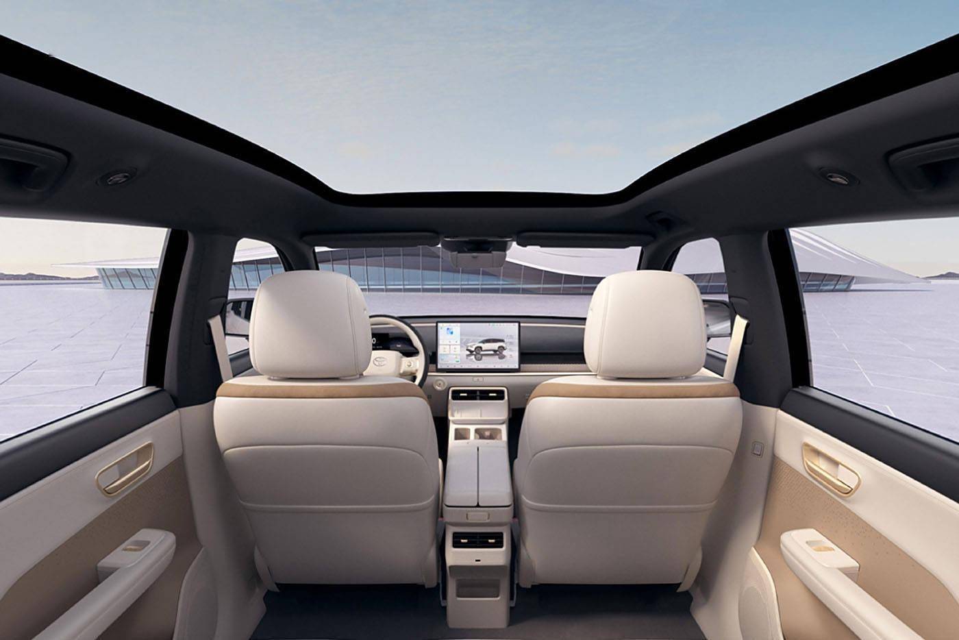 2025广州车展:广汽丰田铂智7亮相 搭载华为鸿蒙座舱