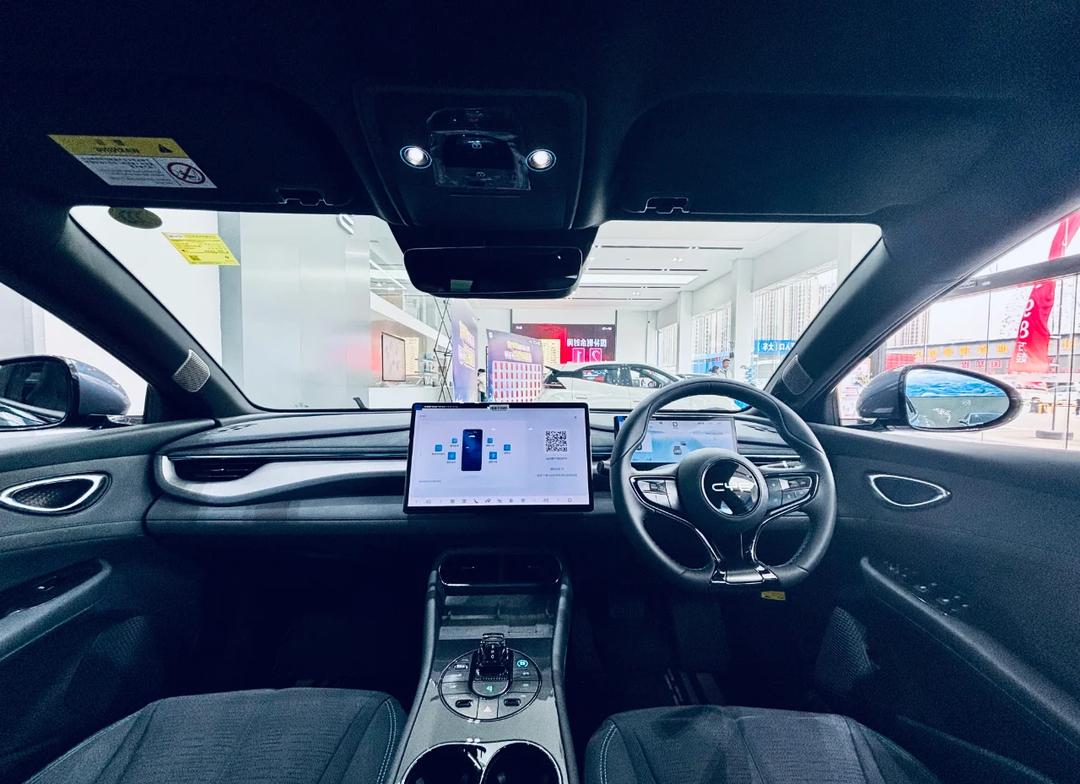 金堂海豹06GT降0.40万 最低仅售13.28万