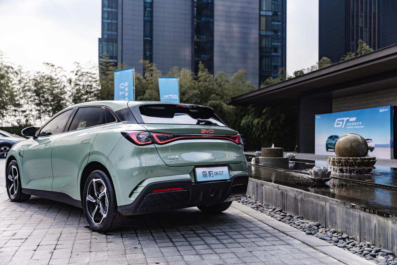 金堂海豹06GT降0.40万 最低仅售13.28万