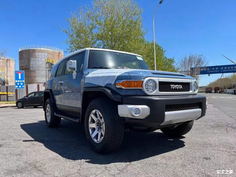 新款FJ酷路泽中东版实拍