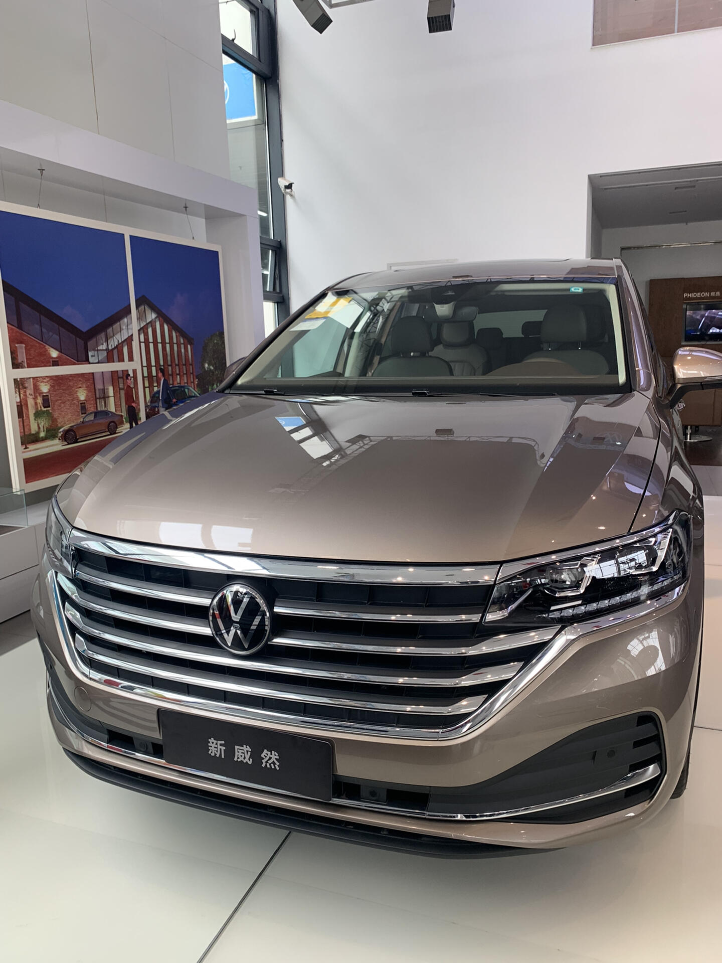 四川腾达东远名车威尔法促销90万起 售四川